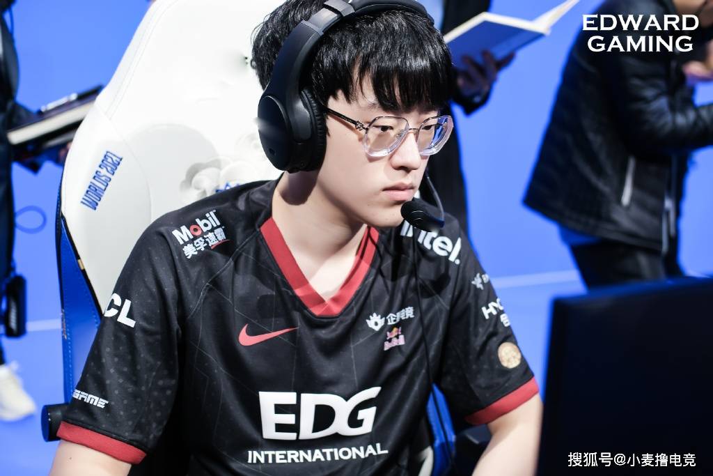 GEN鏖战TL,Scout极限生还后反打激烈交锋小组赛,让粉丝疯狂欢呼 GEN鏖战TL,Scout极限生还后反打激烈交锋小组赛,让粉丝疯狂欢呼