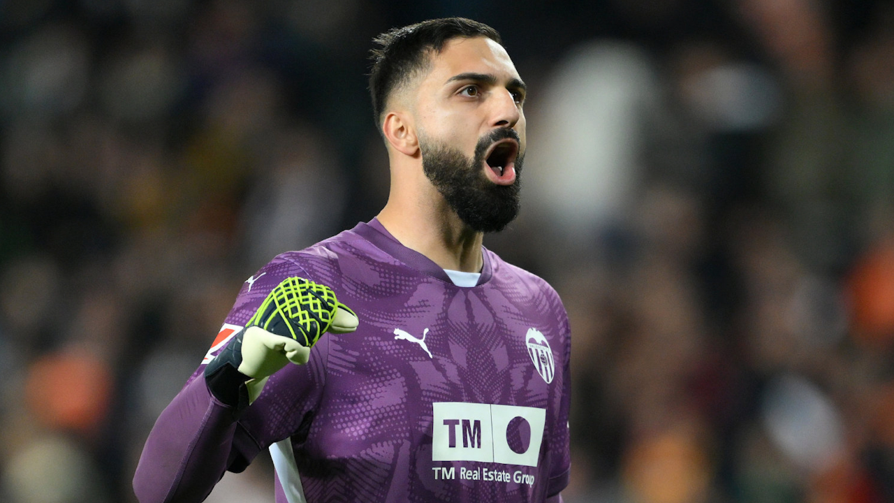 开云体育-瓦伦西亚后防神勇，球队险胜对手！，势不可挡