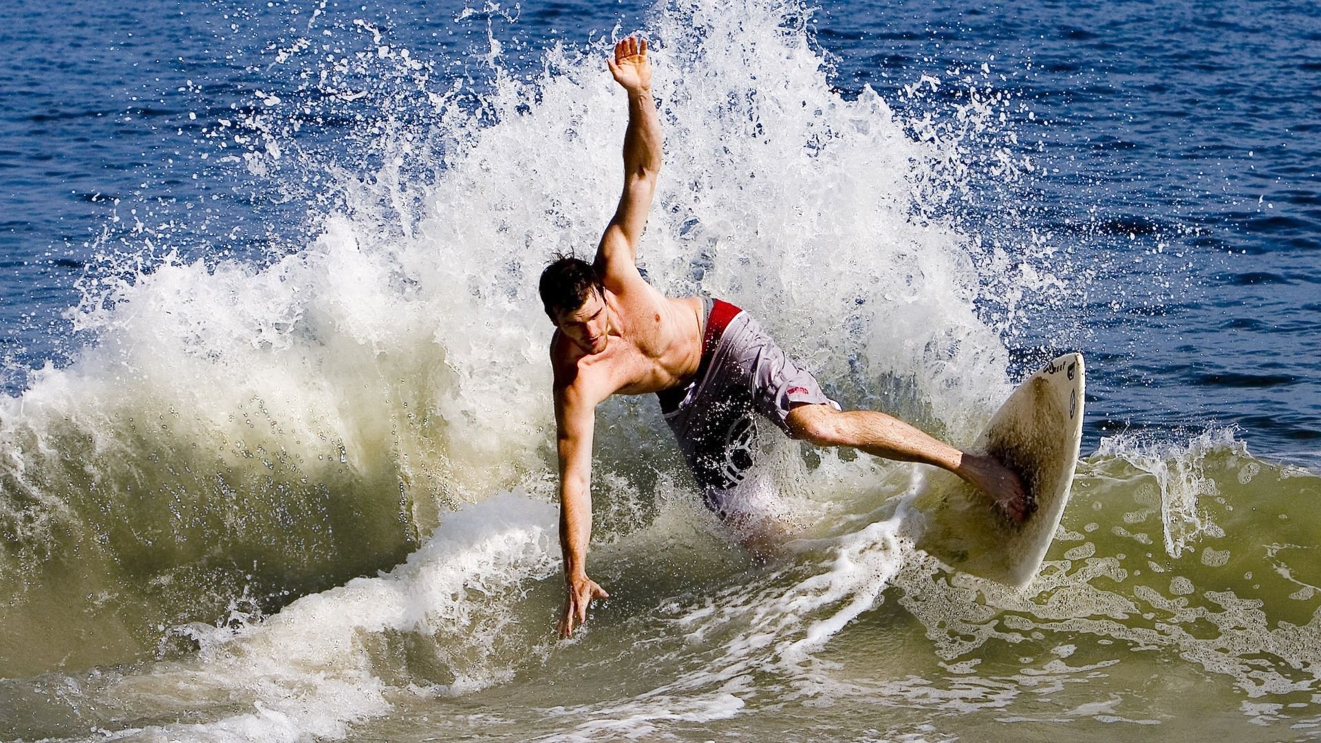 开云体育入口-厄瓜多尔轻取尼日利亚，卢卡库攻防转换核心引领胜利风暴